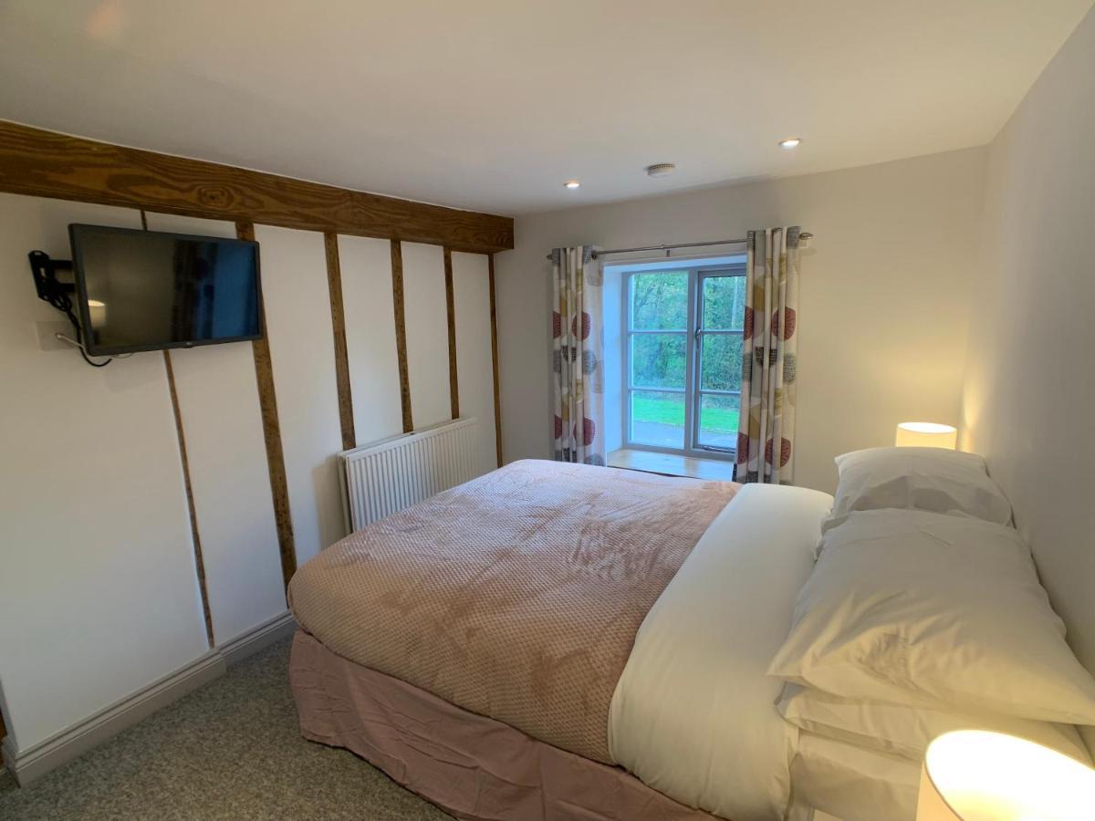 Swan House Tea Room And Bed & Breakfast ลิดนีย์ ภายนอก รูปภาพ