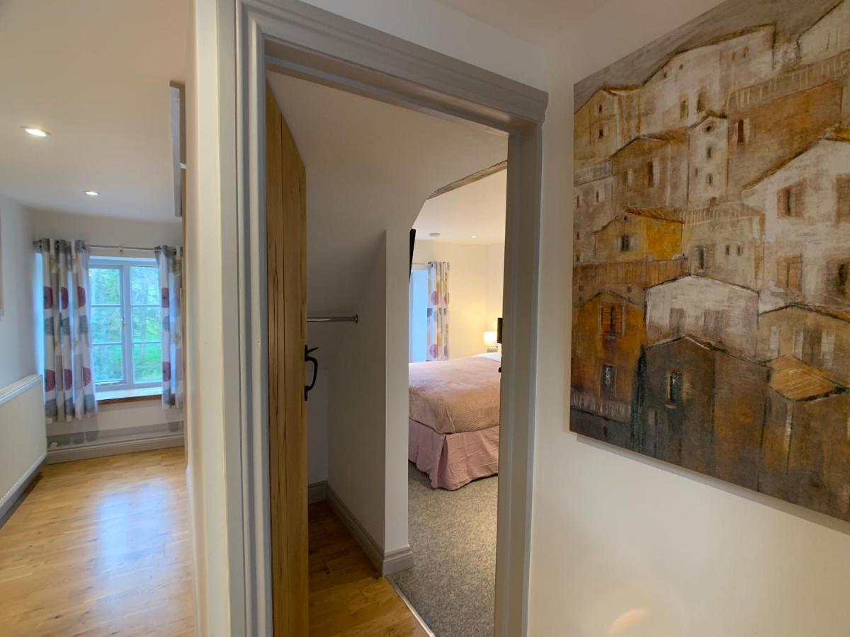 Swan House Tea Room And Bed & Breakfast ลิดนีย์ ภายนอก รูปภาพ