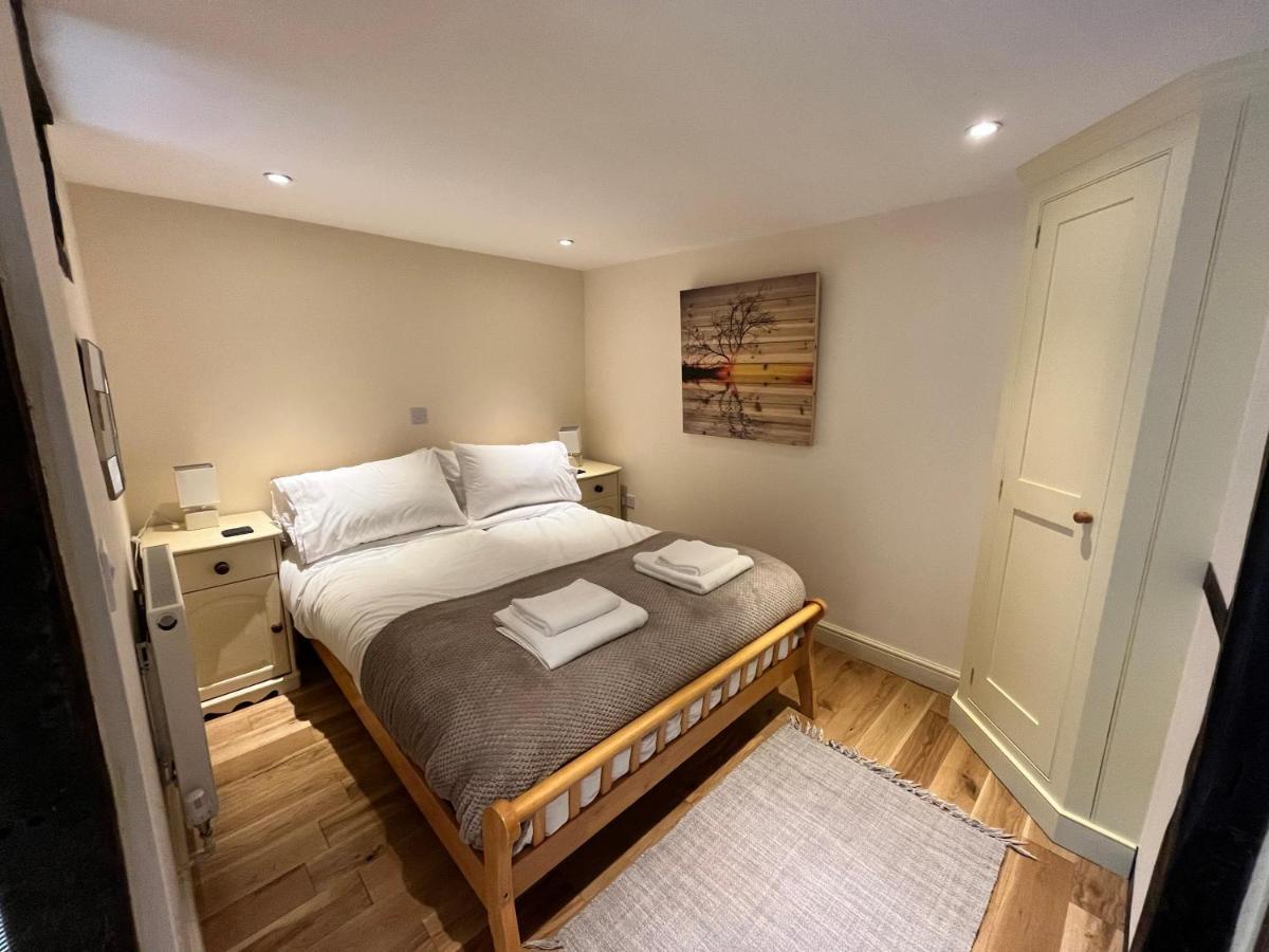 Swan House Tea Room And Bed & Breakfast ลิดนีย์ ภายนอก รูปภาพ